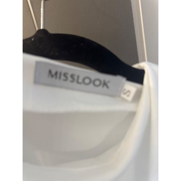 White Sleeveless High-Neck Jumpsuit With Elastic Waist & Side Pockets - Picture 7 of 7